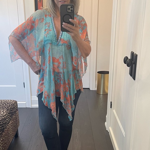 Sheer Floral design boho inspired beach coverup top. Looks great with jeans too! - Picture 7 of 7